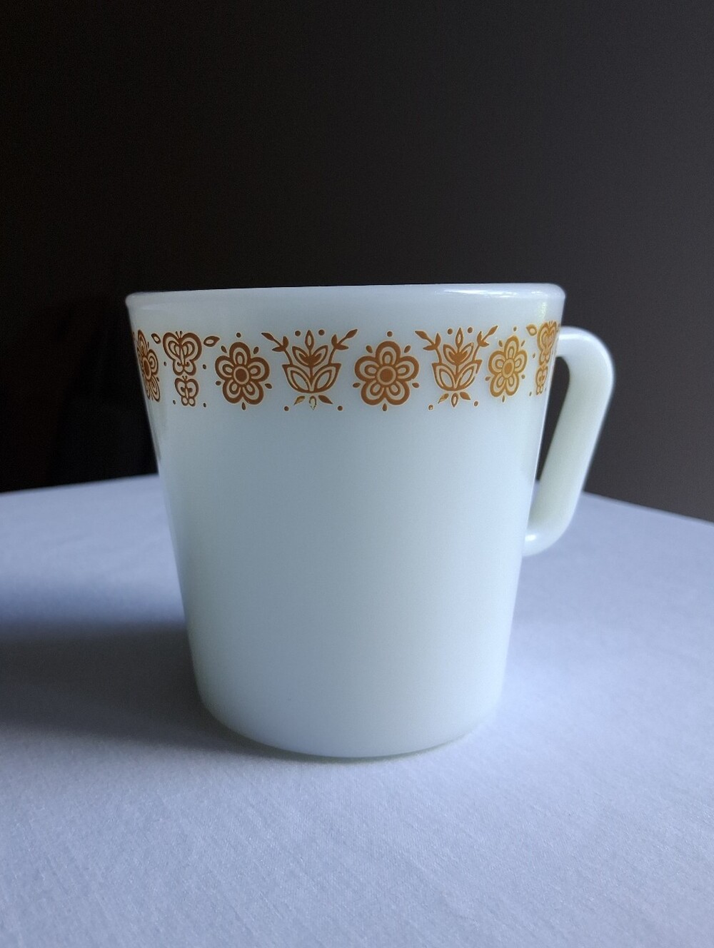 Vintage 1970s Pyrex butterfly gold milk glass mug 1410
